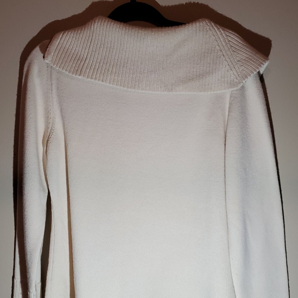 Sweater - Picture 3 of 4